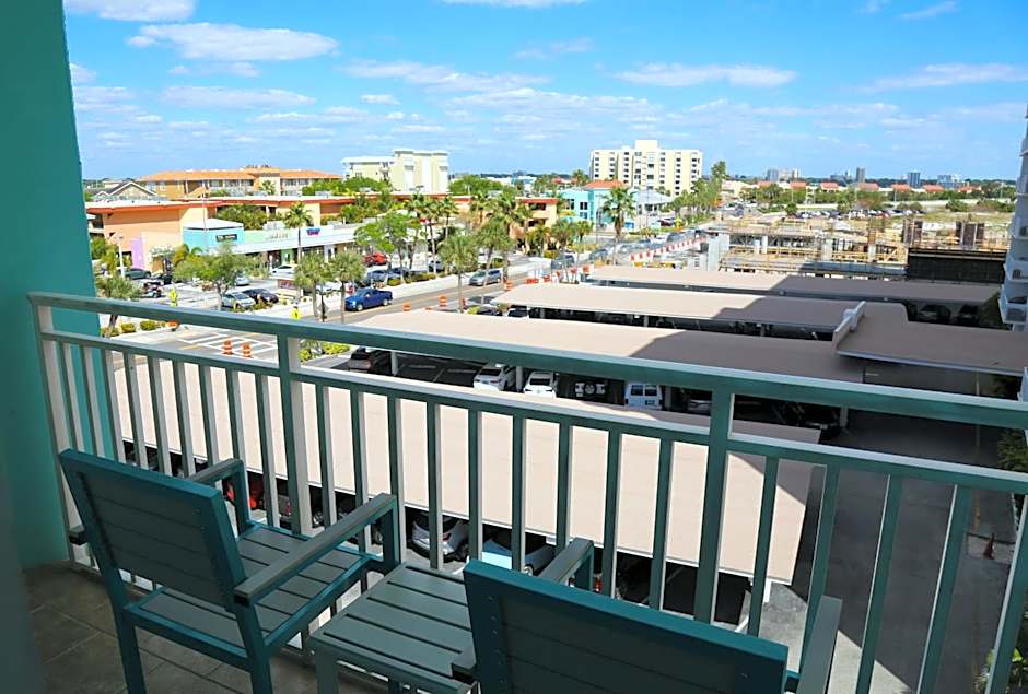 Winter the Dolphin's Beach Club, Ascend Hotel Collection