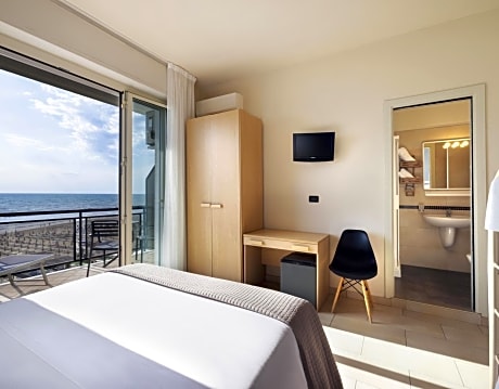 Superior Double Room with Sea View