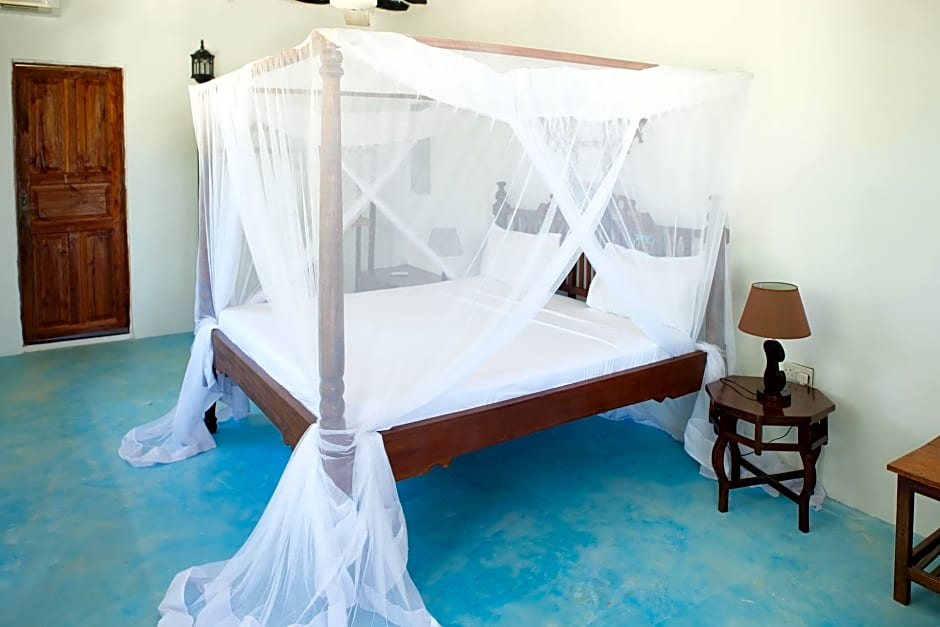 Makuti Beach Bungalows