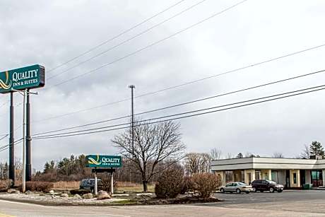 Quality Inn & Suites Fairview - Erie