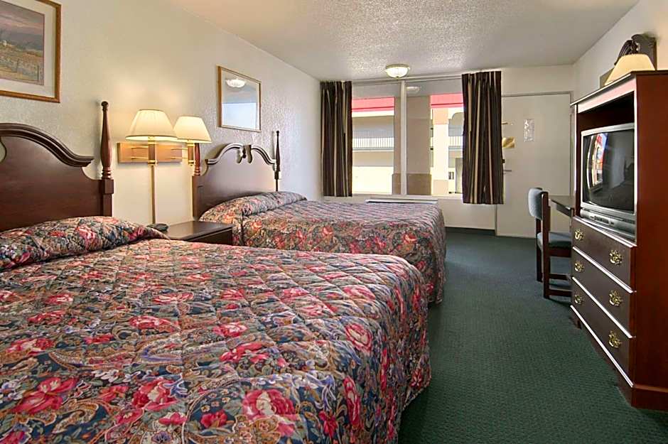 Super 8 by Wyndham Oklahoma Fairgrounds