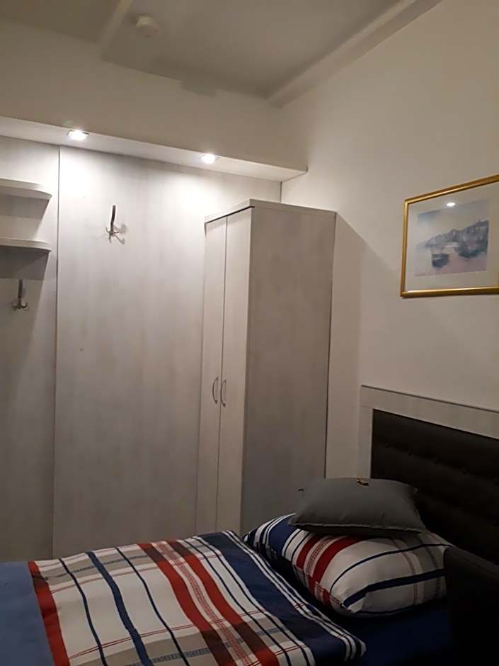 Photo 1 of 21 of 1 Bedroom Apartment