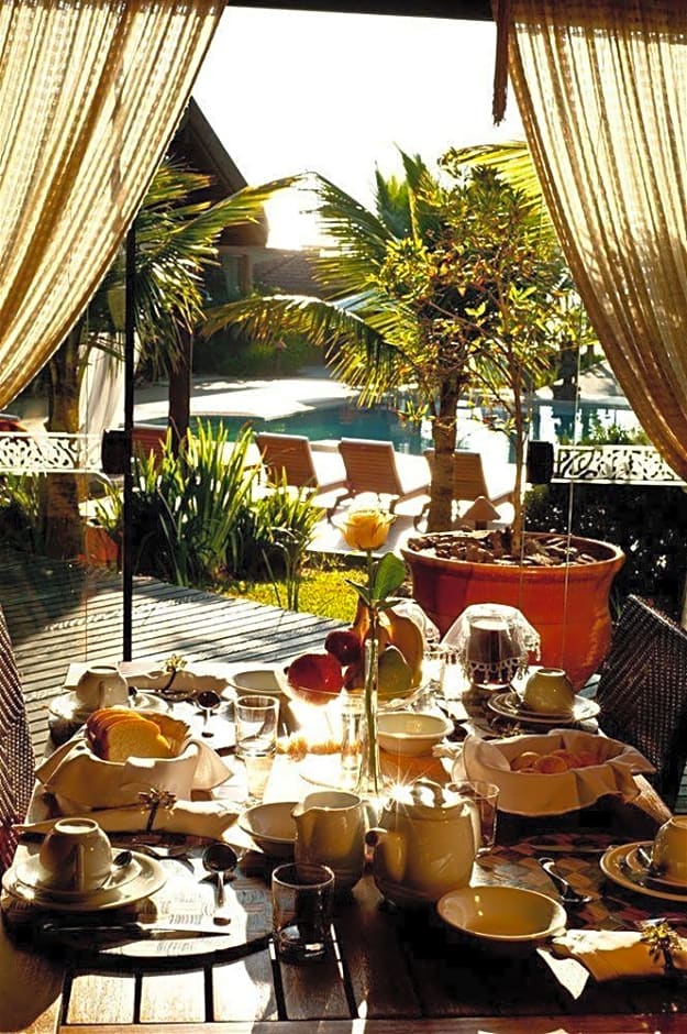 Praia Do Estaleiro Guest House Pousada