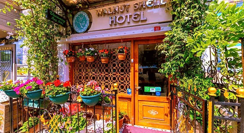Walnut Shell Hotel