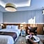 Aura Business Hotel