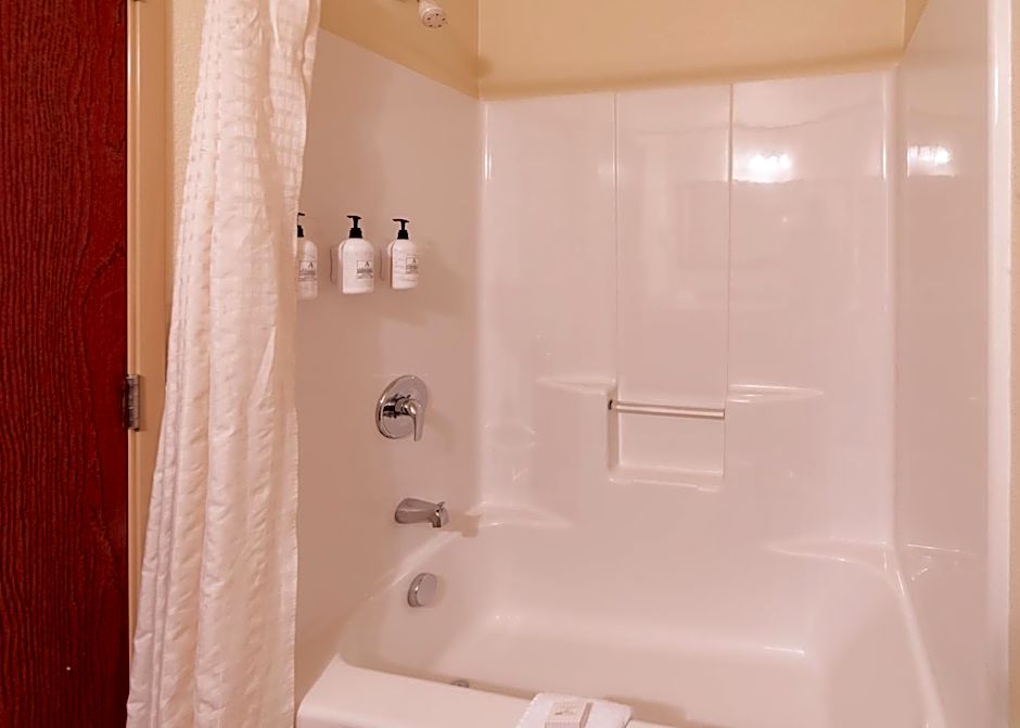 Cobblestone Inn and Suites - Eaton