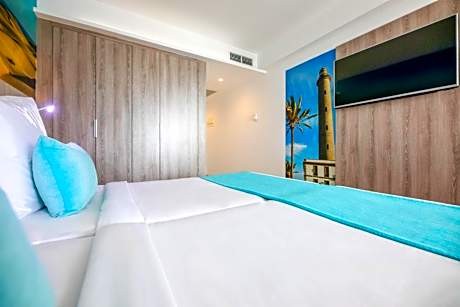 Deluxe Double Room with Side Sea View
