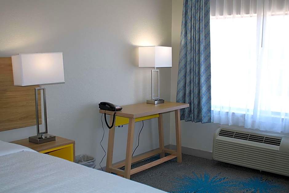 Days Inn by Wyndham Waco University Area