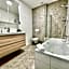 OneLuxStay near Fashion District