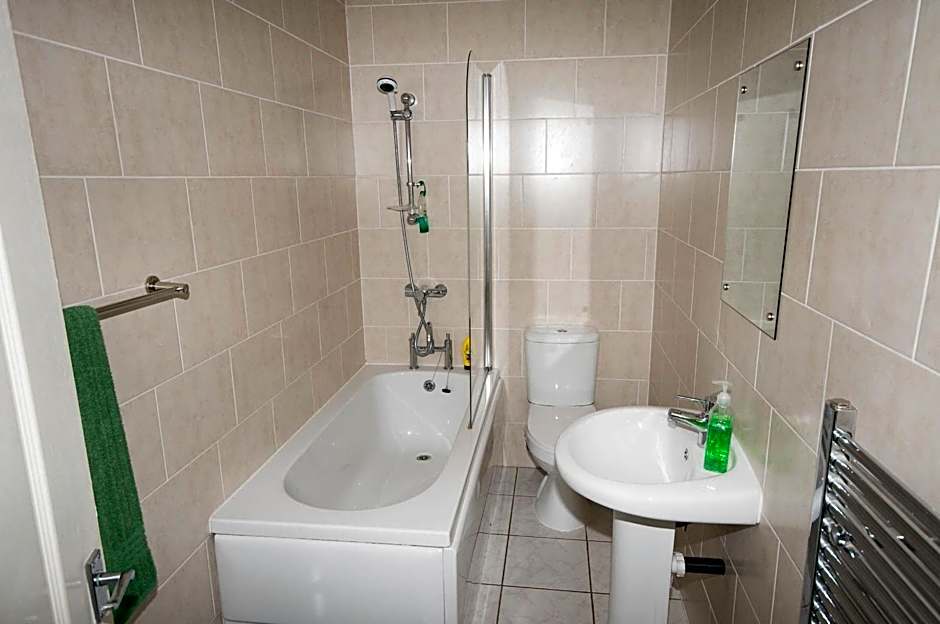 MARLEY MANSIONS APARTMENT - Clarendon