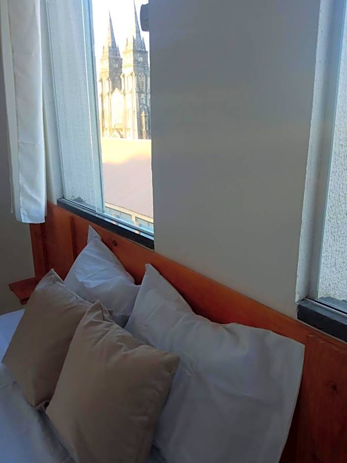 Central Palace Hotel