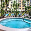 Comfort Suites Maingate East At Old Town