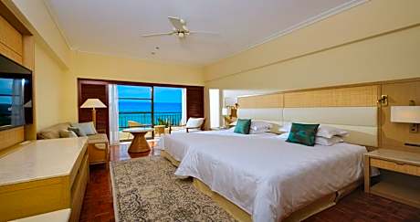 Deluxe Natural Ocean Front - High Floor