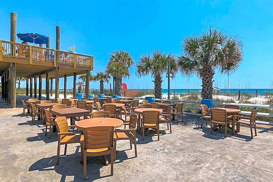 Ramada by Wyndham Panama City Beach / Beachfront