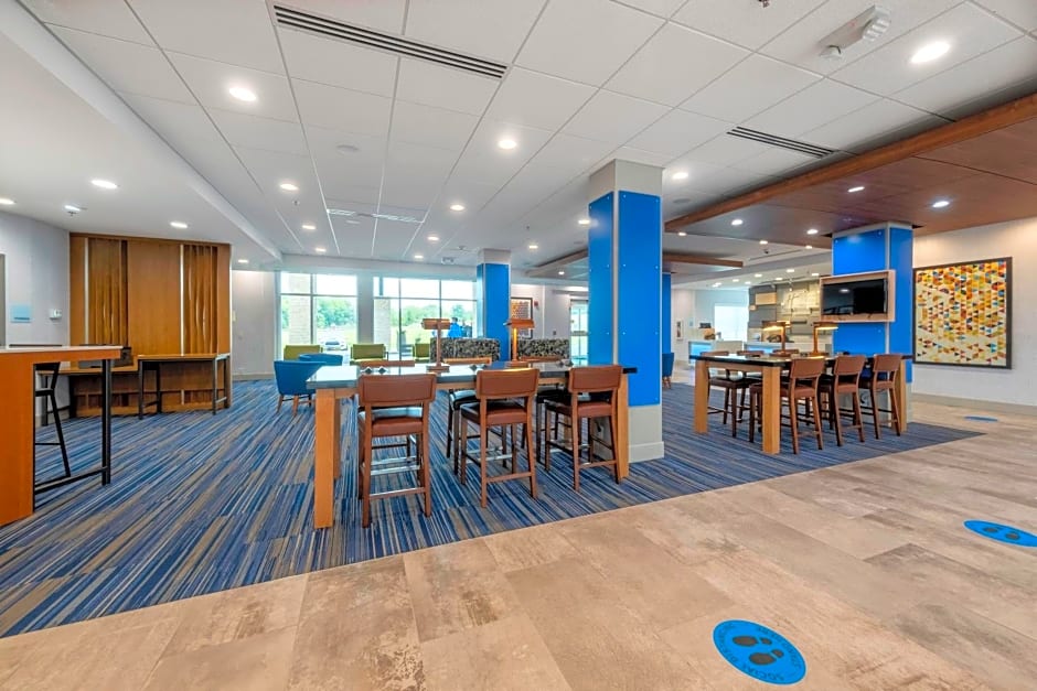 Holiday Inn Express and Suites Staunton By IHG
