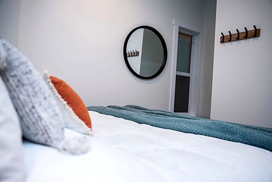 The Stellar Condo - Cozy 2 Bedroom with Hot Tub