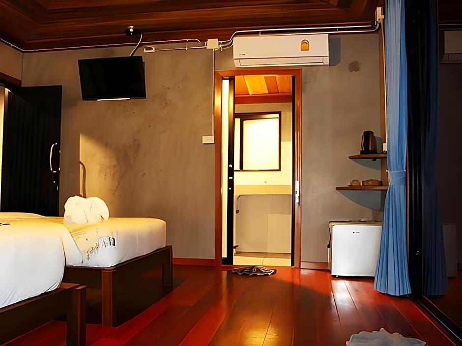 The Noi Guesthouse and Restaurant