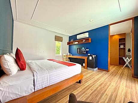 Deluxe Double Room Pool View