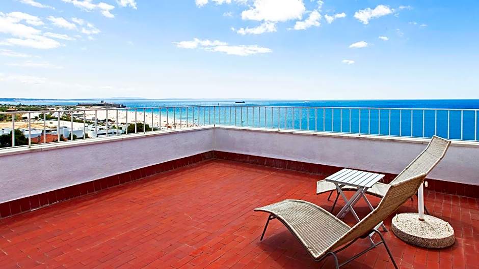 Carcavelos Beach Hotel