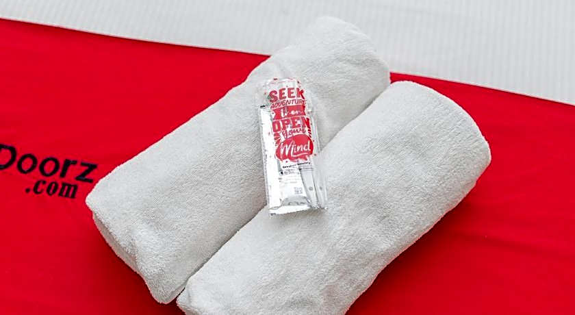 RedDoorz Syariah near Marvell City Mall 2