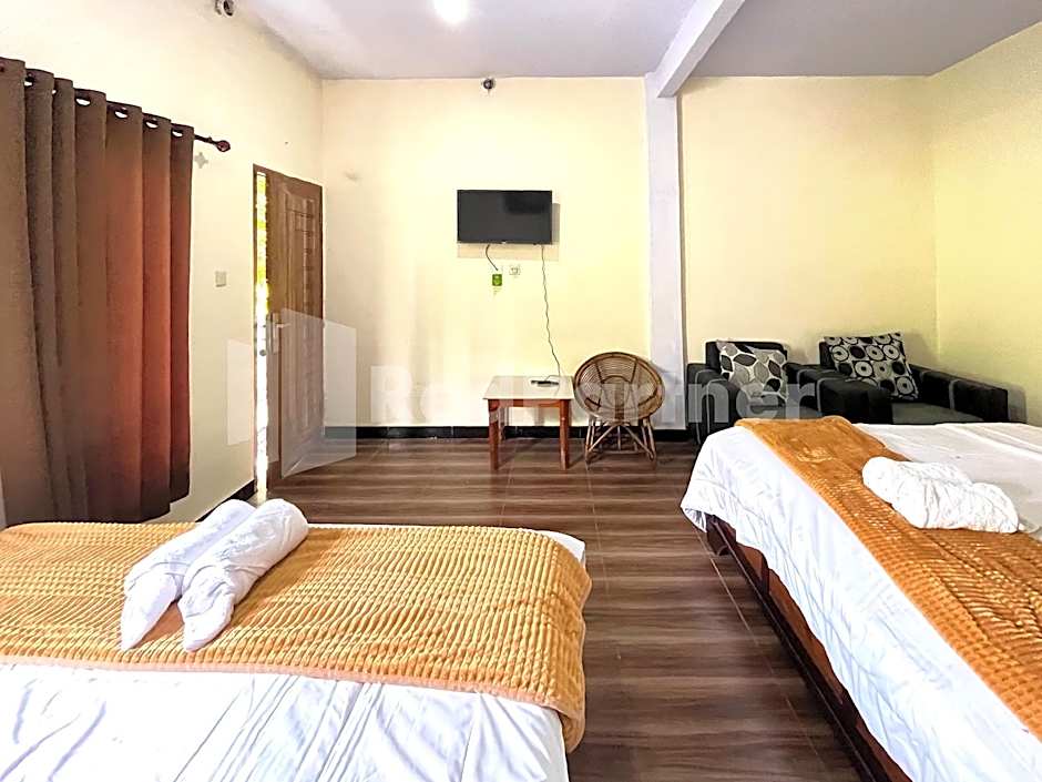 Family Homestay Syariah Bromo Mitra RedDoorz