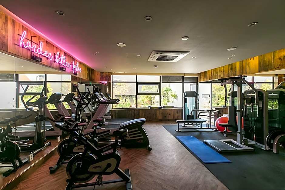 Hotel February Dong Seong Ro