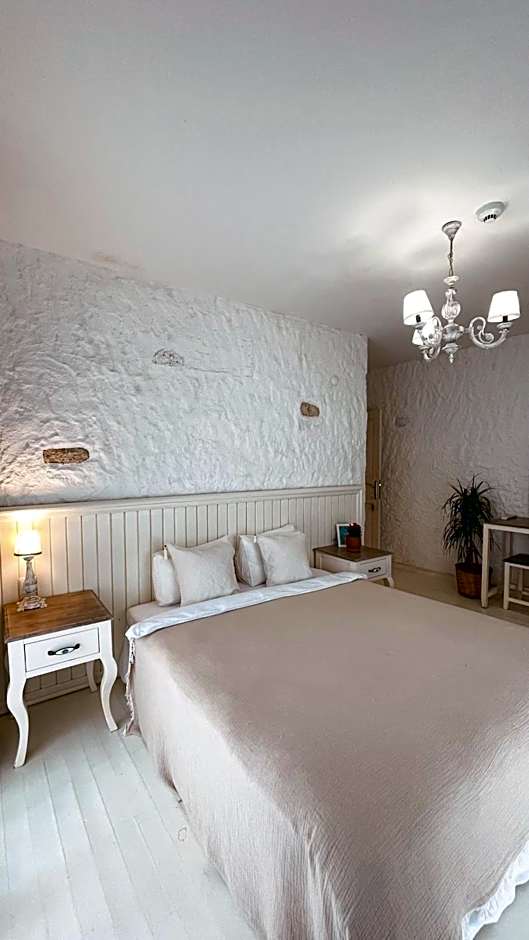 Mina Otel by Adda Alaçatı