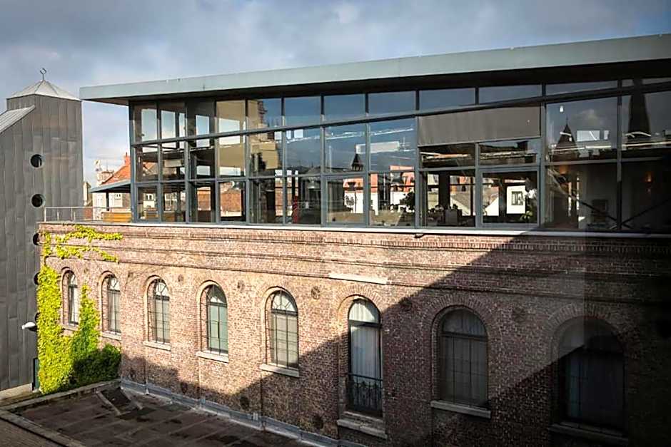 Budget Rooms by Ghent River