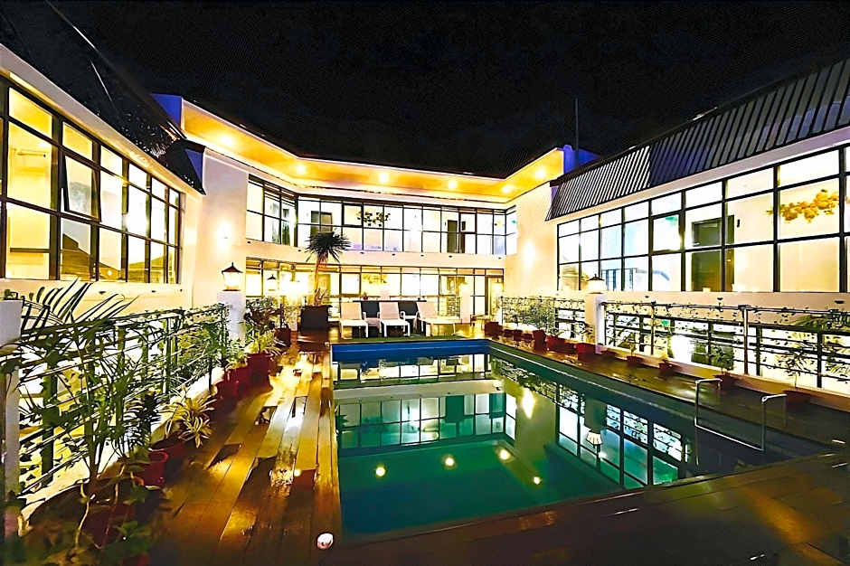 Erus Suites Hotel Boracay