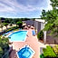 Comfort Inn & Suites Plano East