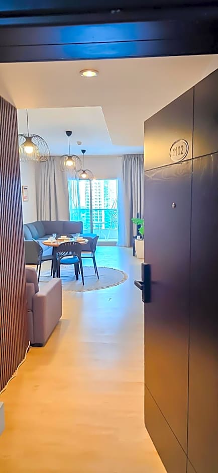 Spacious Apartment Marina View