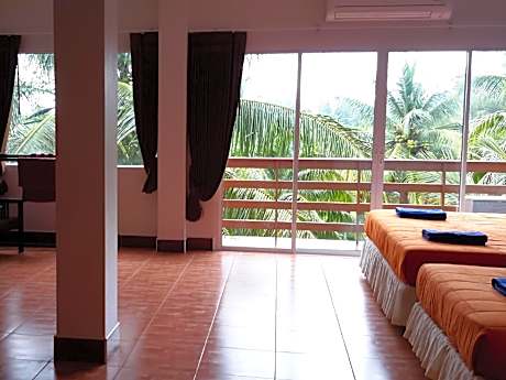 Superior Twin Room with Patio