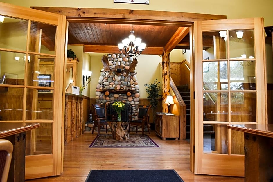 Exit Glacier Lodge