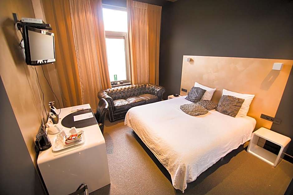 Hotel Moon