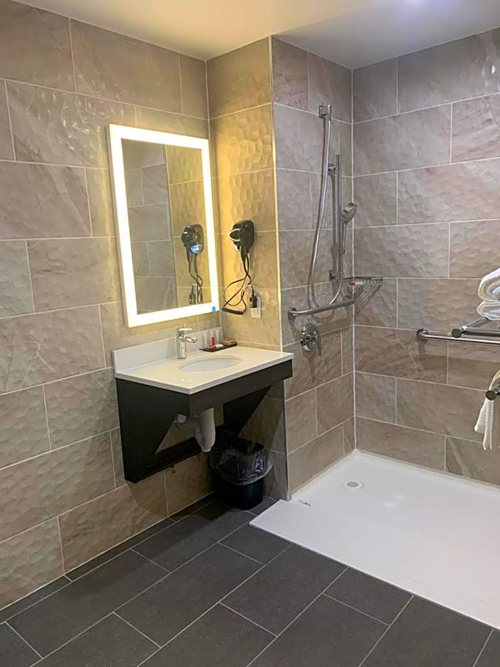 Days Inn by Wyndham Bronx Near Botanical Garden