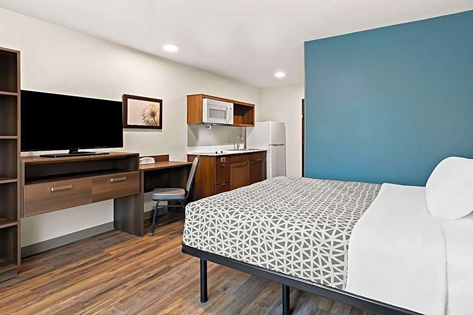 WoodSpring Suites Denver Commerce City