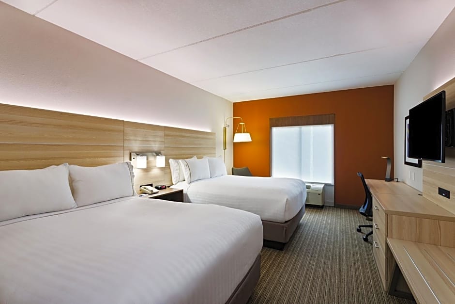 Holiday Inn Express & Suites Tavares