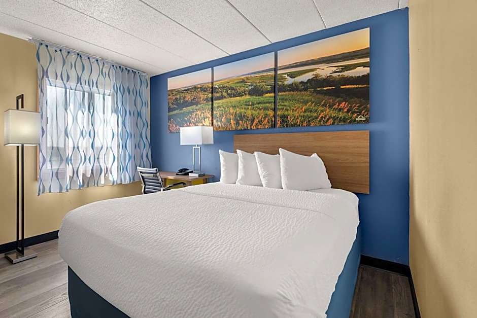 Days Inn by Wyndham Newton