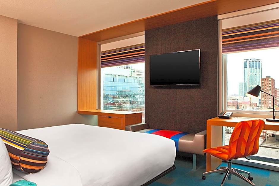 Aloft Chicago Downtown River North