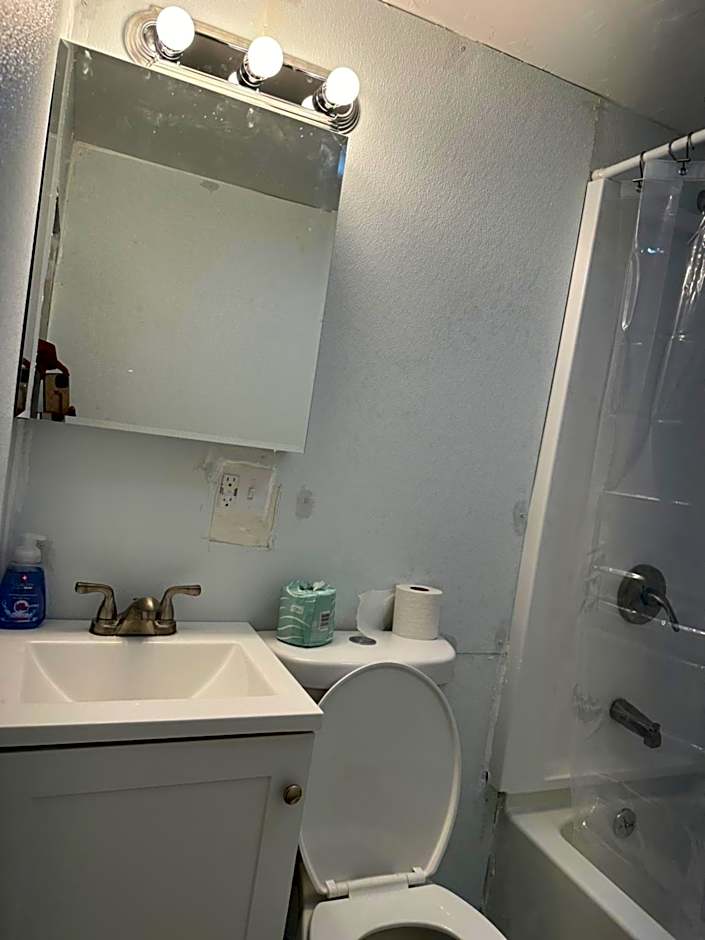 Divine Villa Guest House Harper Ave WITH FREE PRIVATE PARKING