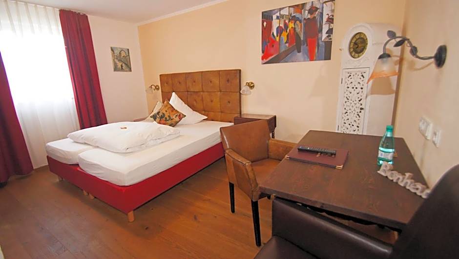 UNO Hotel Chapeau Noir - Free Parking