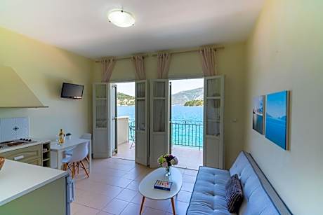 Double Room with Balcony and Sea View