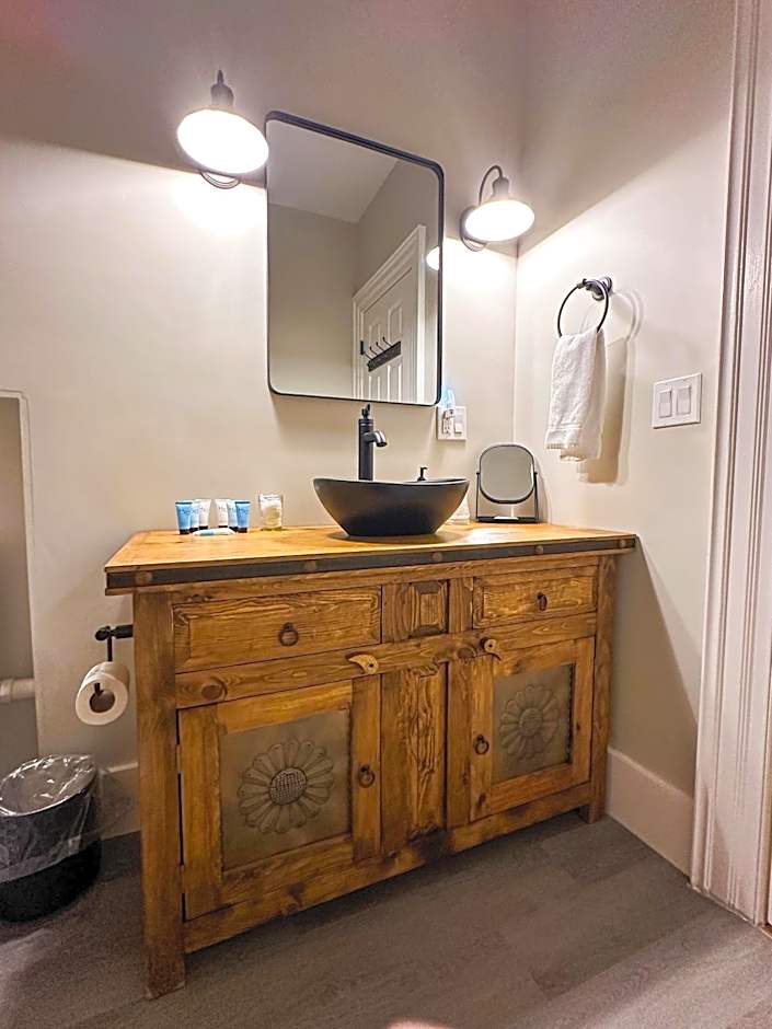 The Black Walnut Inn