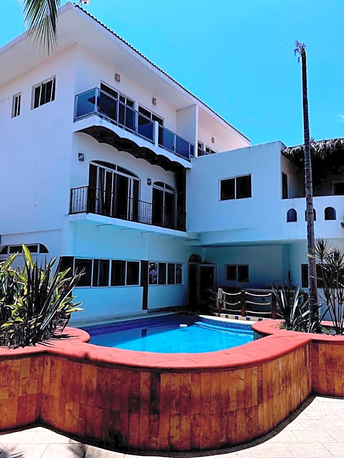 Hotel Casa Raymundo Suites
