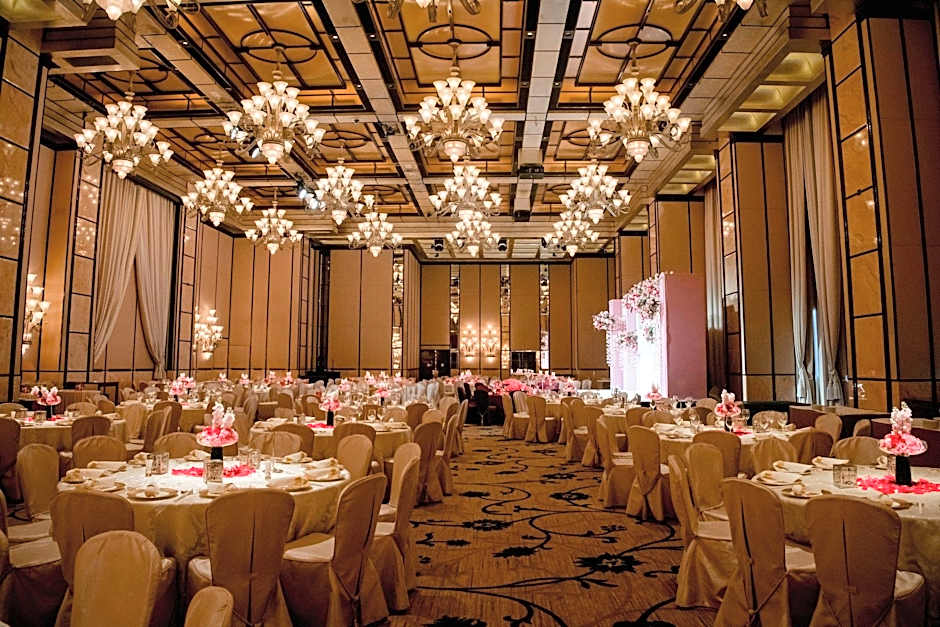 Four Seasons Hotel Hong Kong