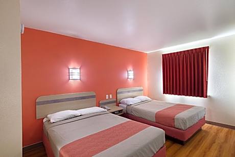2 Full Beds | Non-Smoking