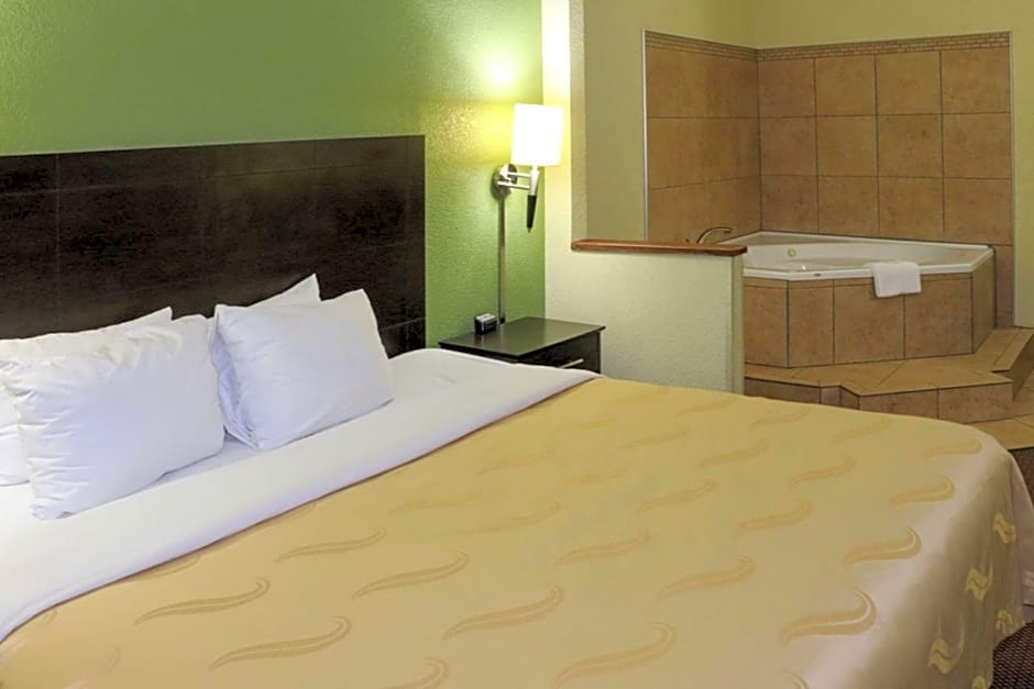 Quality Inn East Evansville