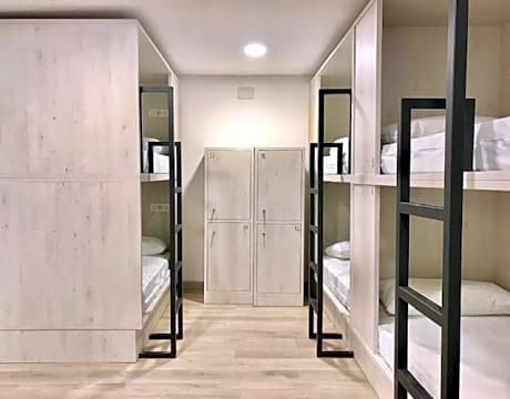 Bed in 18-Bed Mixed Dorm with Private Bathroom