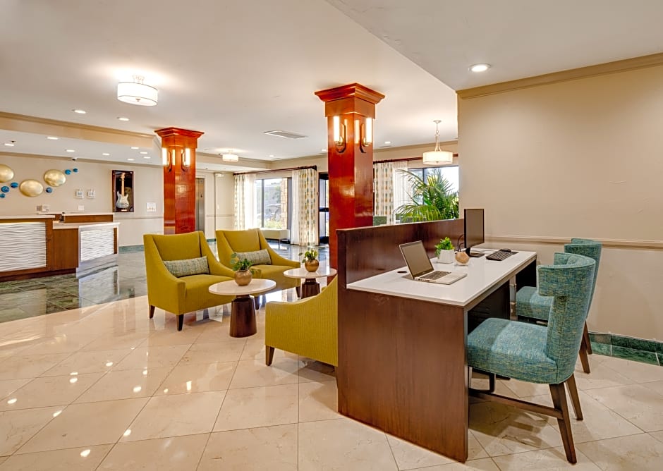 Ayres Hotel Corona East