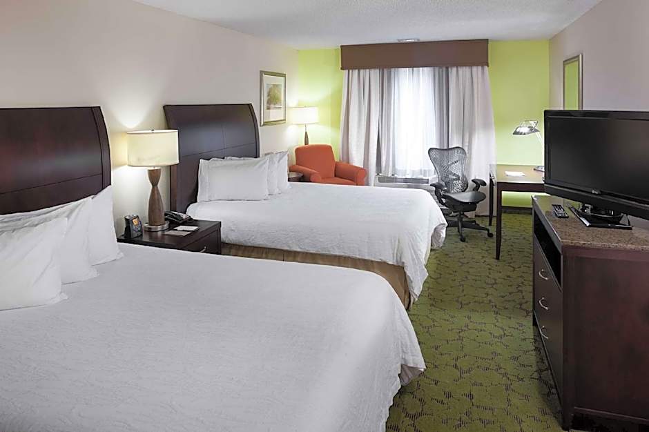 Photo 1 of 1 of 2 Queen Beds, Mobility Accessible, Bathtub